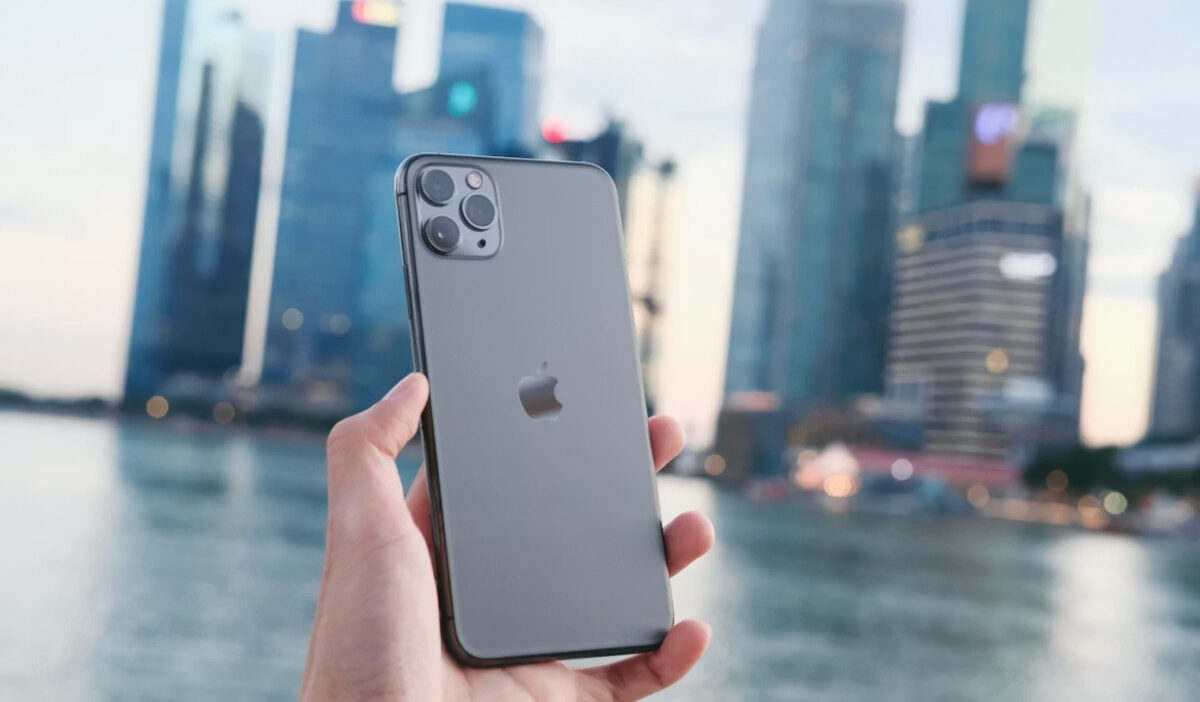 Discover how to get a free iPhone 11 Pro Max through legit government programs without the hassle.