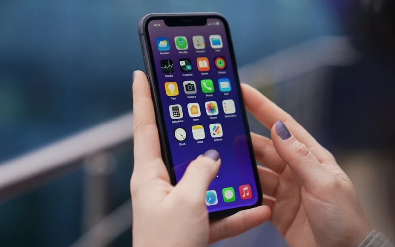 Free government iPhone 11 through Lifeline program assist daily communication in low costs