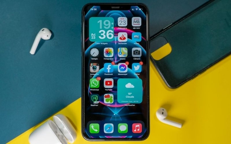Free iPhone 11 Pro Max from Lifeline can enhance education and daily life for eligible low-income individuals and students.