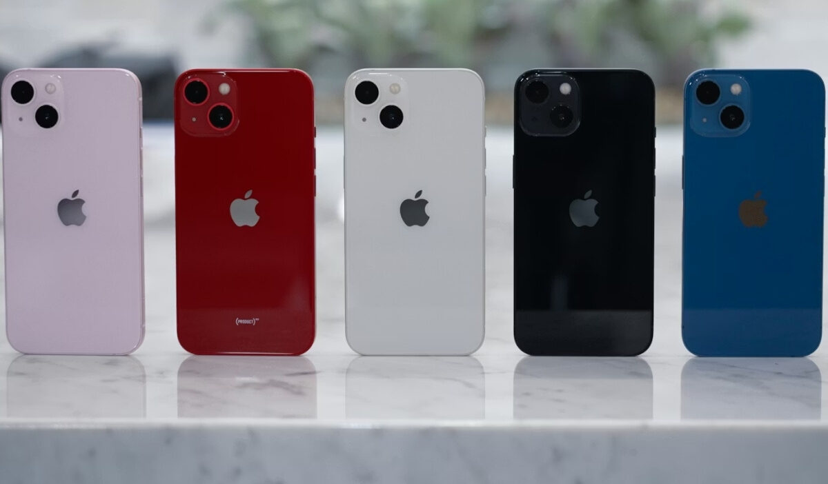 Ultimate guide on how to get a free iPhone 13 through the Lifeline program.