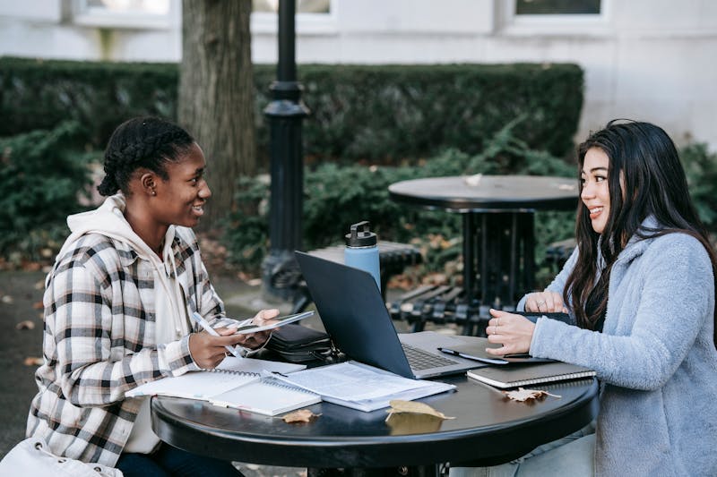 how-to-make-money-as-a-college-student-on-campus
