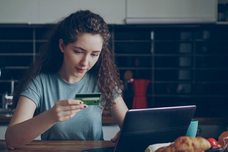 can-you-pay-student-loans-with-a-credit-card