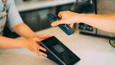 how-to-scan-qr-code-on-iphone