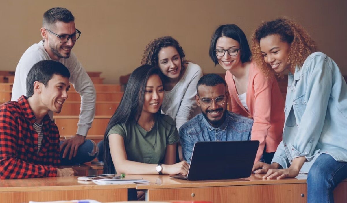 What is a dual enrollment student and how participation in college-level courses works