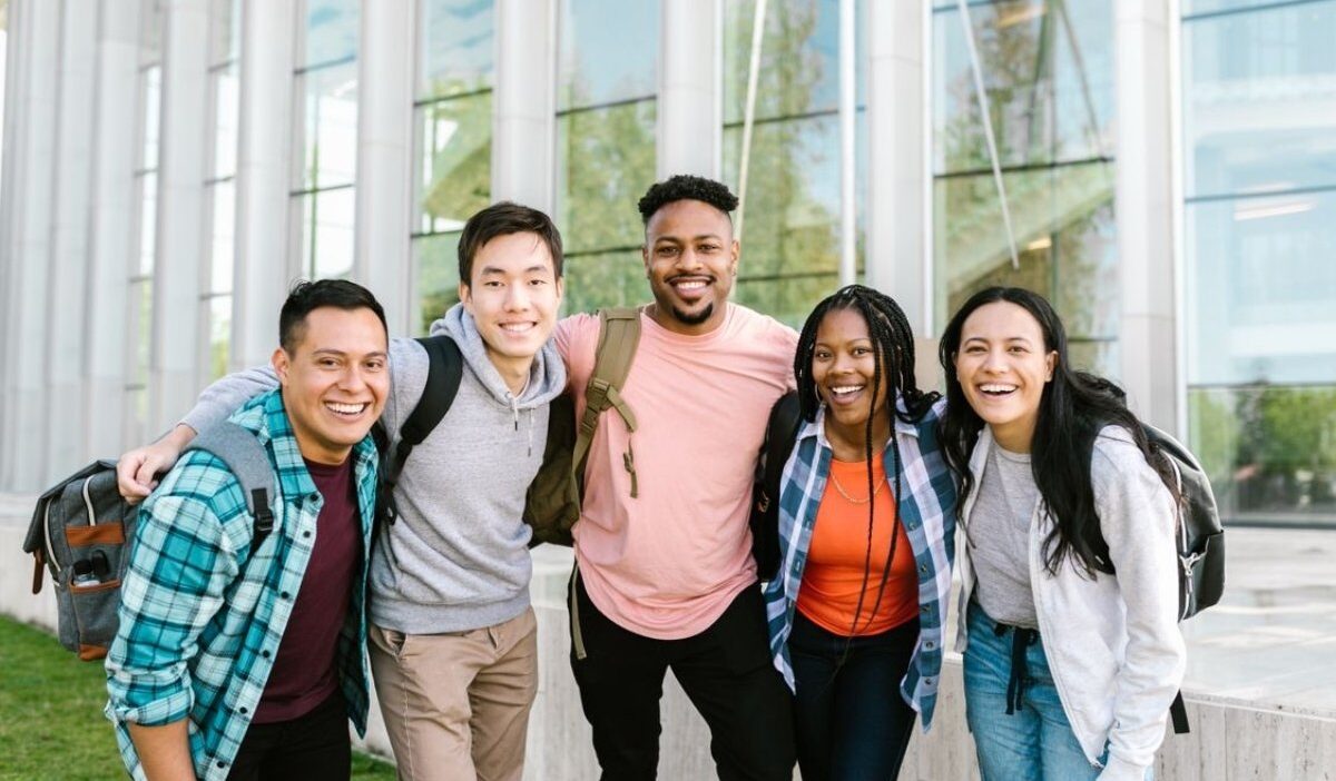 Learn what is a student exchange program and how exchange opportunities help students study in the USA