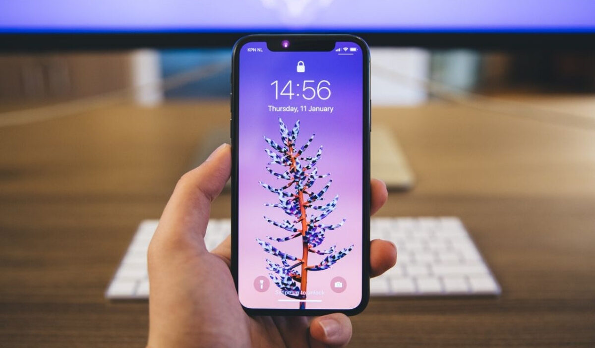 How to delete wallpaper on iPhone and remove unwanted lock screen backgrounds