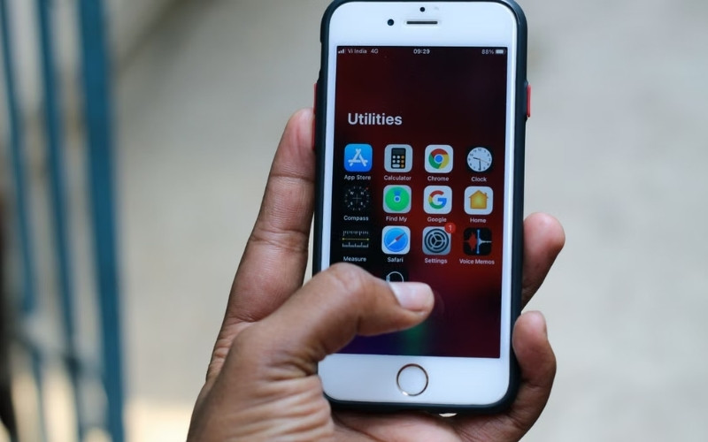 how to disable read receipts on iPhone through the Apps section in Settings