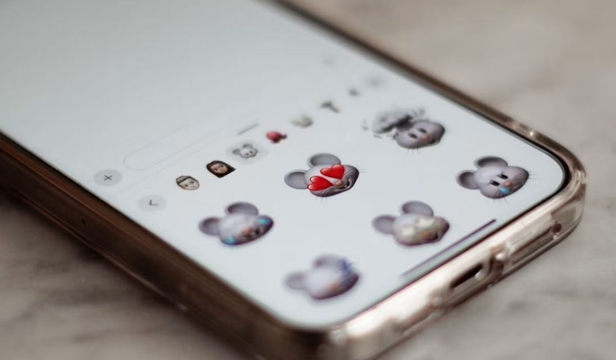 How to add sticker to photo on iPhone with options to create, edit, save, and share custom stickers