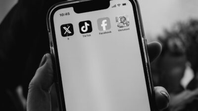 how-to-make-iphone-black-and-white