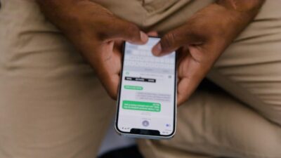 How to leave a group chat on an iPhone through Messages