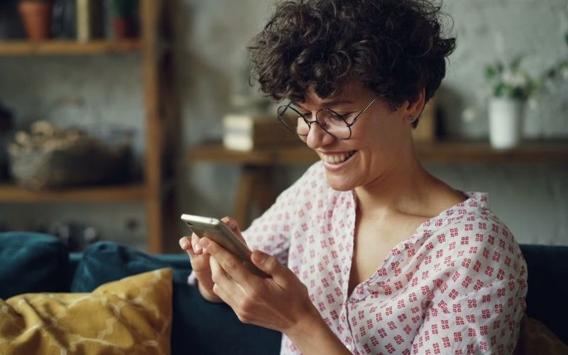How to set up voicemail on iPhone and check messages