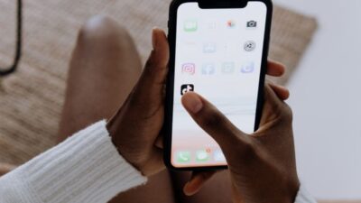 How to change app icons on iPhone with custom photos.