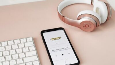 How to connect Beats to iPhone with wireless earbuds and Bluetooth pairing.