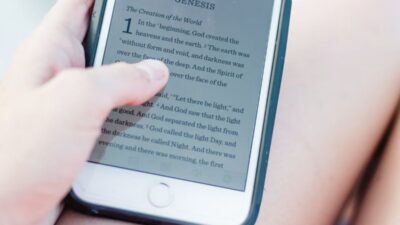 How to convert picture to PDF on iPhone using built-in tools to create and save PDF files.