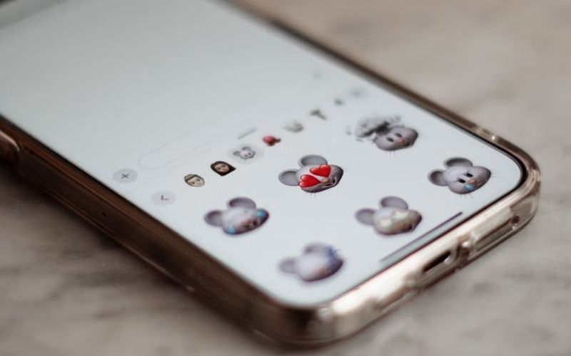 How to make a sticker on iPhone by lifting the main subject from a photo in the Photos app.
