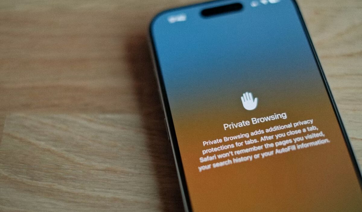 How to turn off incognito mode on iPhone to regular tabs