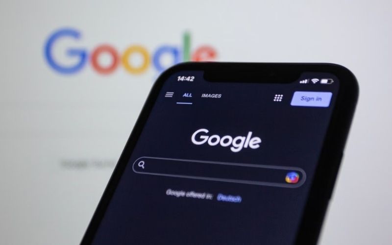 How to turn off incognito mode on iPhone Chrome by switching from Incognito tabs to regular tabs.